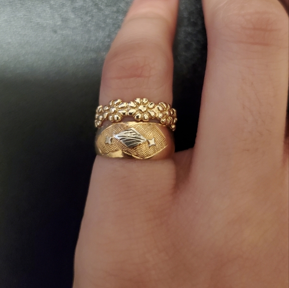 18k solid yellow and white gold pinky ring/band - Picture 2 of 11